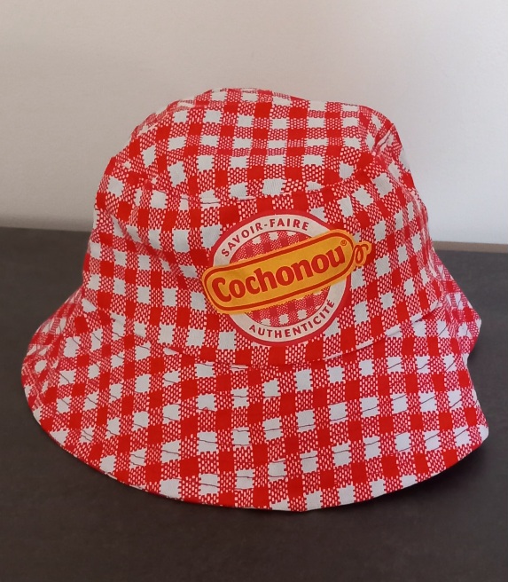 Bob chapeau Cochonou Le bon saucisson caravane Tour de France cycliste